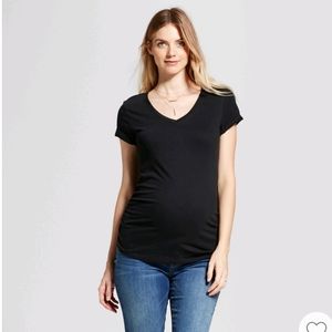maternity black T-shirt V-neck